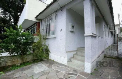 Casa com 2 quartos à venda na Avenida General Barreto Viana, 99, Chácara das Pedras, Porto Alegre