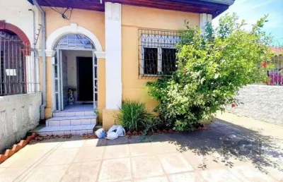 Casa com 3 quartos à venda na Avenida Niterói, 48, Medianeira, Porto Alegre