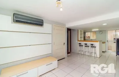 Casa em condomínio com 3 dormitórios, suíte, espaço gourmet.