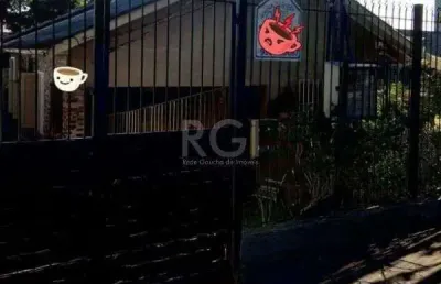 Casa em porto alegre, no bairro espírito santo, com 3 dormitório(s), e 3 banheiros, à venda.