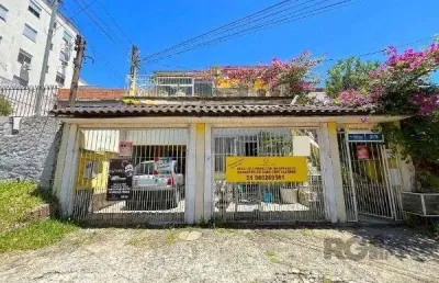 Casa em porto alegre, no bairro jardim itu, com 2 dormitório(s), e 2 banheiros, à venda.