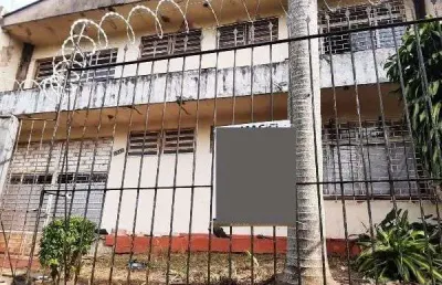 Casa em porto alegre, no bairro cristal, com 4 dormitório(s), e 4 banheiros, à venda.