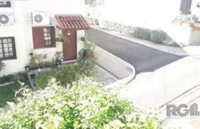 Casa com 2 quartos à venda na Avenida Monte Cristo, 100, Vila Nova, Porto Alegre