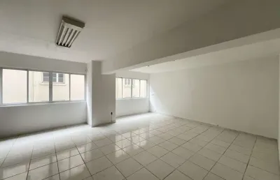 Venda de sala no centro histórico de porto alegre edifício formac