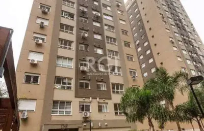 Vende apartamento no condomínio new life, com garagem coberta, nunca habitado, super arejado, 03 dormitórios, living para dois ambientes, banheiro social, cozinha com churrasqueira e área de serviço.
