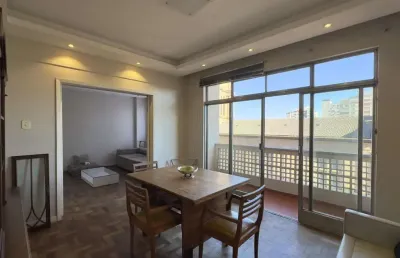 Apartamento 3 dormitórios com linda vista da catedral no centro histórico