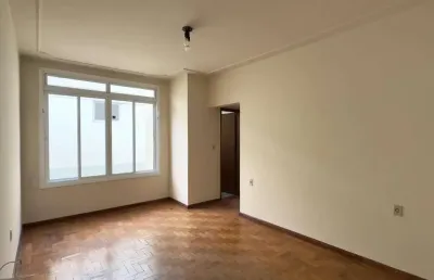 Apartamento 2 dormitórios com peças amplas no bairro praia de belas