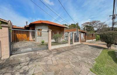 Casa de 3 dormitórios, suíte, 3 banheiros para venda em excelente localização no bairro chácara das pedras em porto alegre/rs.