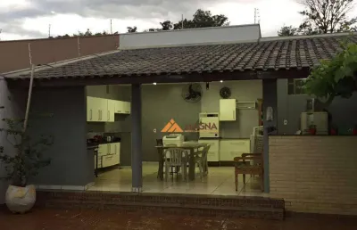 Sobrado com 3 dormitórios à venda, 310 m² por r$ 600.000