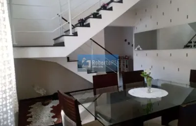 Belo sobrado espaçoso localizado no residencial flamboyant.