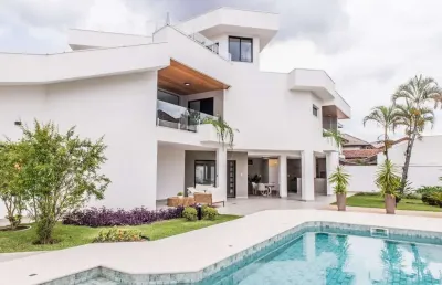 Excelente oportunidade, casa luxuosa em condomínio fechado no colinas