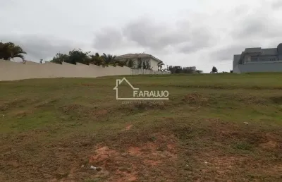 Lote à venda no village ipanema 1 residencial área total: 931,73 m² topografia: aclive (excelente p/ projetos arquitetônicos).