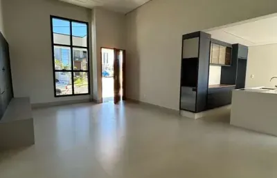 Luxuosa casa em condomínio à venda em indaiatuba-sp, residencial evidências! 3 suítes, escritório, piscina, 4 vagas, 198 m².