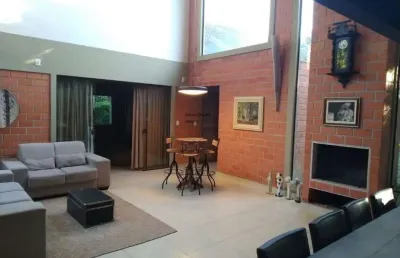 Casa com 4 quartos à venda no Chácaras Cataguá, Taubaté 