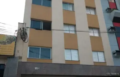 Kitnet de luxo no centro de taubaté-sp: 1 quarto, 1 sala, 1 banheiro, 22m² de pura comodidade!