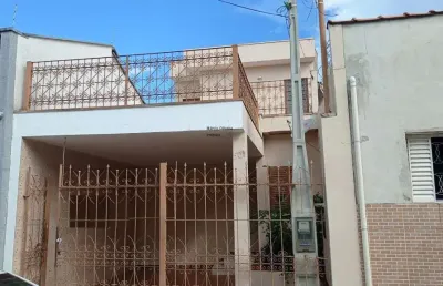 Casa para locação no centro de taubaté-sp: 4 quartos, 1 suite, 1 sala, 3 banheiros, 1 vaga de garagem, 140,00 m² de área.