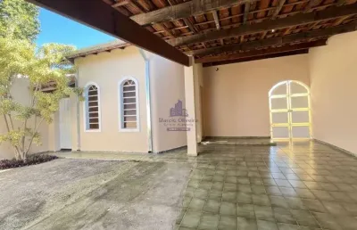 Aluguel de casa espaçosa no jardim independência em taubaté-sp: 3 quartos, 2 salas, 2 banheiros, 1 vaga de garagem.