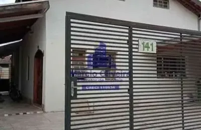 Casa com 3 quartos à venda no Jardim Garcez, Taubaté 