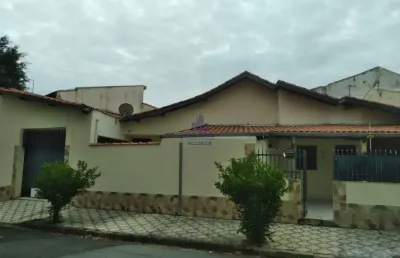 Imperdível casa para venda ou locação no jardim do sol em taubaté-sp: 3 quartos, 1 suíte, 1 sala, 2 banheiros, 2 vagas de garagem, 170m². venha conferir!