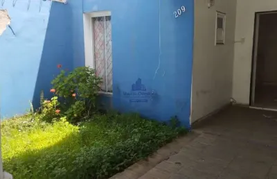 Casa à venda no centro de taubaté-sp: 3 quartos, 1 suíte, 1 vaga de garagem e 210m² de área!