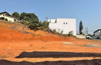 Terreno grande a venda em bairro privilegiado em taubaté.