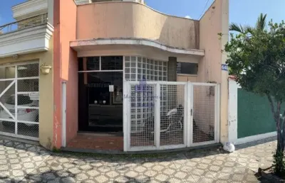 Casa comercial para locação no centro de taubaté-sp: 3 salas, 1 banheiro e 127 m² de área