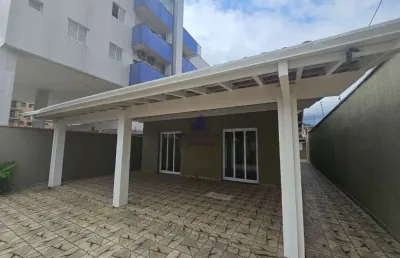 Casa no centro de ubatuba em excelente estado aceita permuta