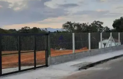 Área em taubaté, comercial e industrial em bairro com infra-estrutura