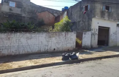 Excelente terreno à venda, de esquina, com 270 metros, local de grande valorização, a 100 metros da