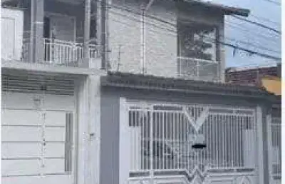 Excelente sobrado à venda, totalmente reformado, com piscina, na região do jardim vila galvão, guar