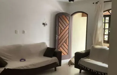 Excepcional sobrado à venda, com 3 dormitórios e 2 vagas de garagem, ficando a 5 minutos do shoppin