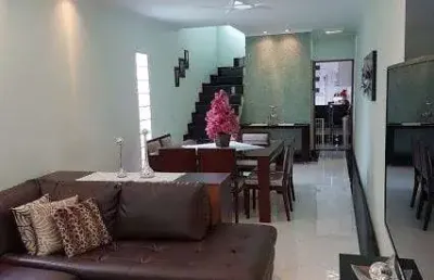 Sobrado à venda, com 3 dormitórios, sendo  1 suite, além de 7 vagas de garagem, jardim santa mena,