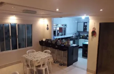 Sobrado em excelente estado de conservação, são 140 metros quadrados de área construída à venda, ja