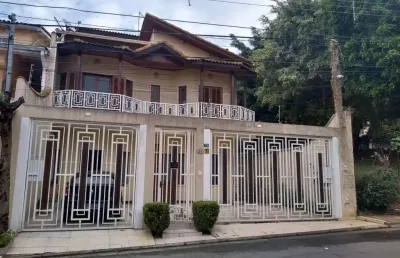 Excepcional sobrado à venda, com 3 dormitórios, 3 vagas de garagem e piscina, na região dojardim sa