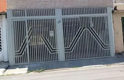 Excelente sobrado à venda, com 195 metros, com 2 dormitórios, 1 suite, 2 vagas coberta  - vila galv