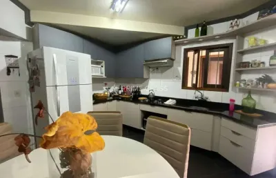 Casa com 3 quartos para alugar na rua marco aurélio hidalgo, 17, nossa senhora das graças, canoas por r$ 6.700