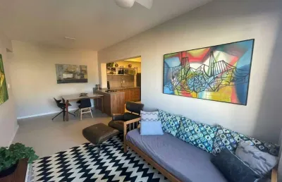 Apartamento mobiliado e reformado de 1 dormitório centro - florianópolis