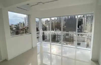 Sala comercial para alugar na Avenida Lavras, 348, Petrópolis, Porto Alegre