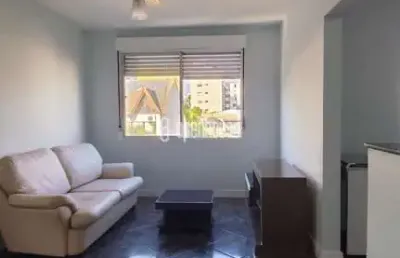 Amplo apto com 3 dorms, 1 vaga coberta e 2 banheiros