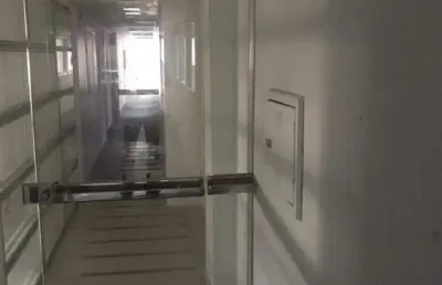 Salas comerciais no centro de santos em edifíco com elevador