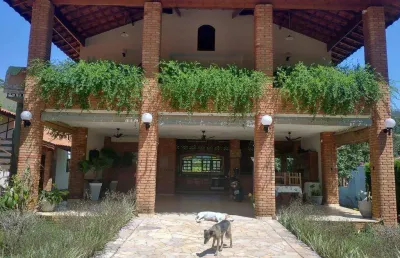 Chácara alto padrão 6 dormitórios 4 suítes 3 wcs 3.750 m² serra negra