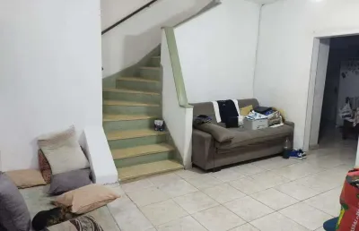 Sobrado de 2 quartos em ponto comercial à venda, quintal, 3 wcs - jardim independência, são vicente/sp