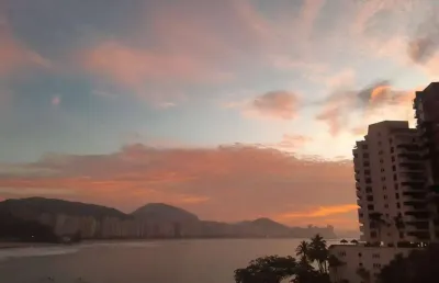Apartamento frente ao mar 3 dormitórios 2 suítes 2 vagas 112 m² astúrias