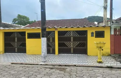 Casa em mongaguá - centro - próximo a praia 4 dormitórios 1 suite 3 vagas
