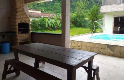 Casa 4 dormitórios 4 suítes churrasqueira piscina 4 vagas de garagem