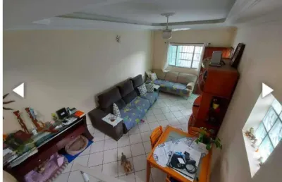 Sobrado em mongaguá, 3 dormitórios (2 suítes), 2 vagas de garagem, sacada, churrasqueira