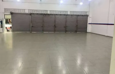 Sala comercial para alugar na Rua da Constituição, Vila Mathias, Santos