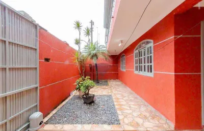 Casa com 5 quartos à venda na Travessa Daniel de Camargo, 42, Cidade Industrial, Curitiba