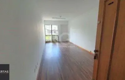 Sala comercial no bairro petrópolis frente desocupada