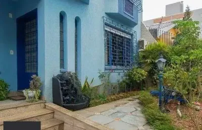 Casa sobrado com 4 dormitórios 3 vagas e piscina para alugar